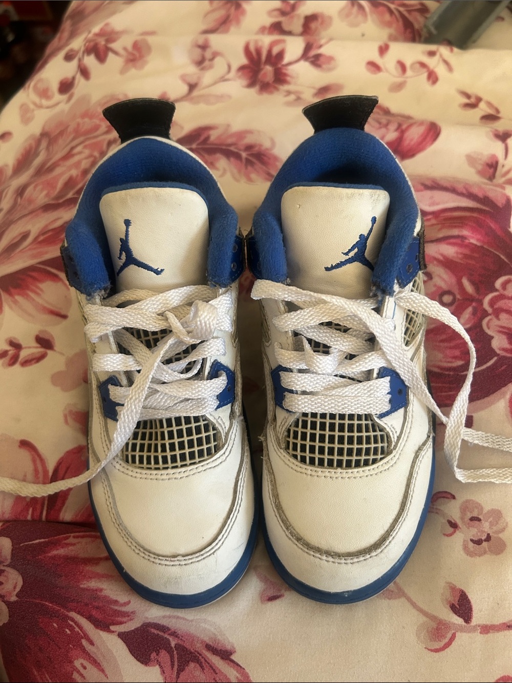 Jordan Retro 3 Basketball Sneakers